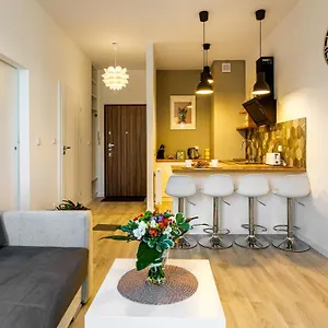Maya's Flats & Resorts 32 - Garden Gate Гданьск